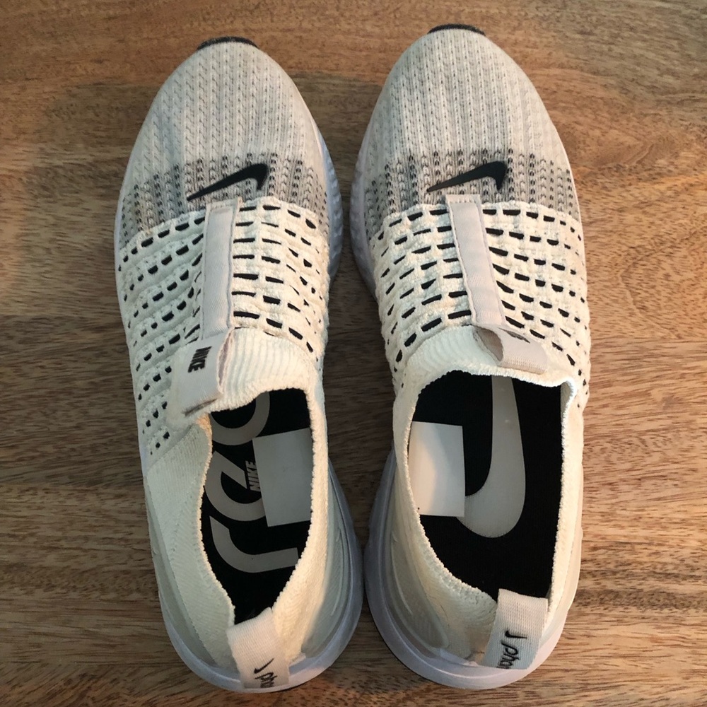 Nike Women’s Flyknit Shoes M 6.5/W 8